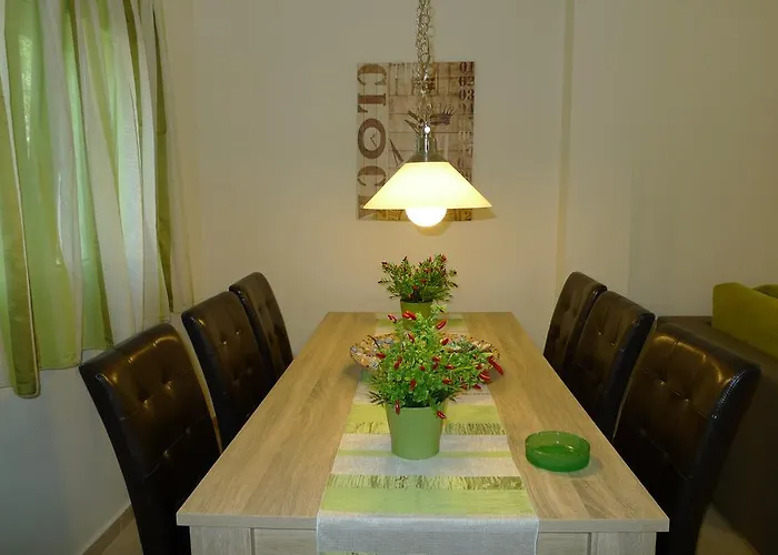 فيلة Excellent *